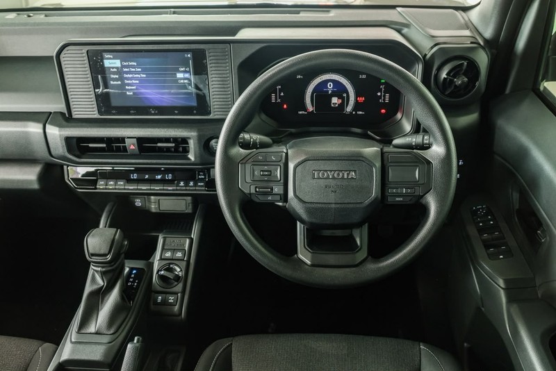 Toyota Land Cruiser - OMODA JAECOO Hatfield - Image 11