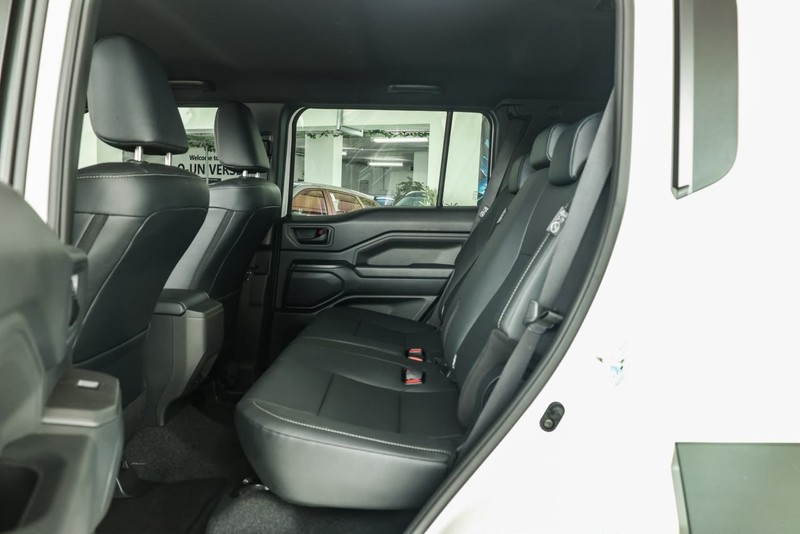 Toyota Land Cruiser - OMODA JAECOO Hatfield - Image 11