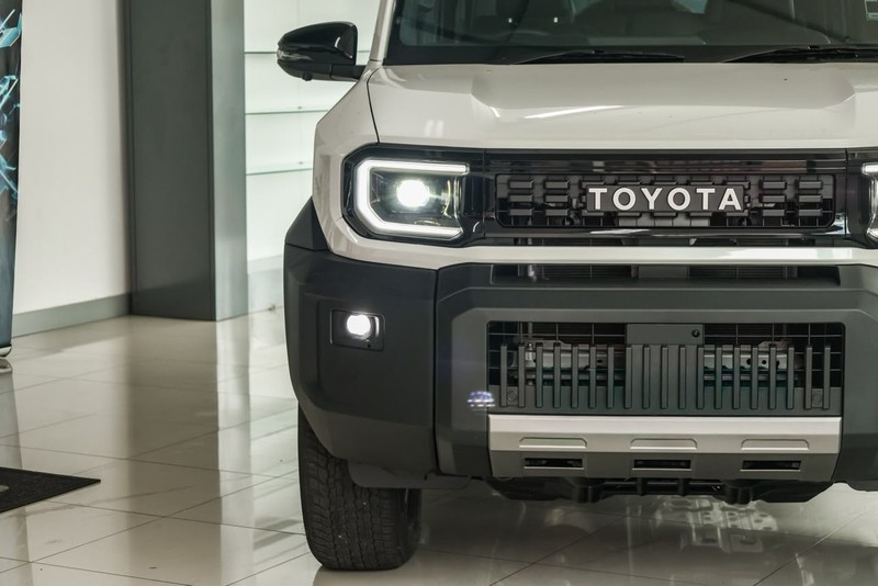 Toyota Land Cruiser - OMODA JAECOO Hatfield - Image 7