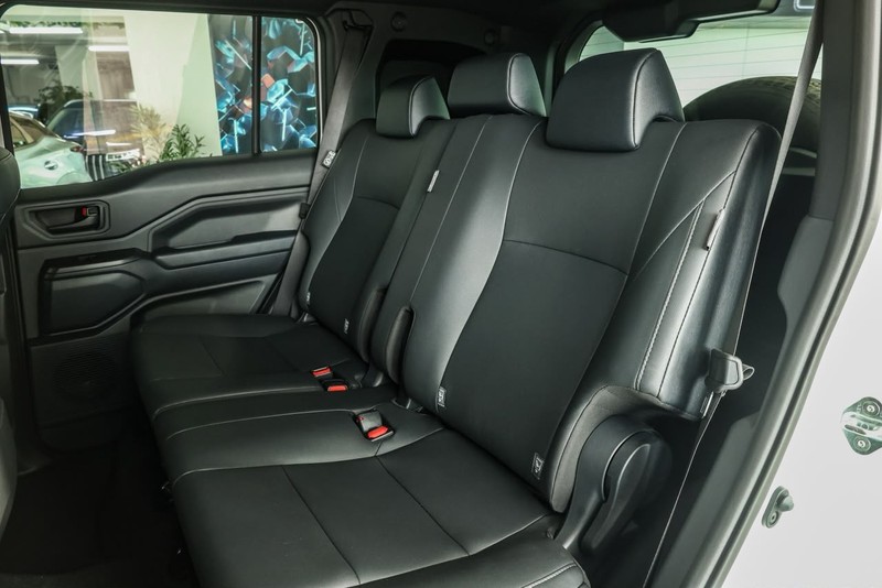 Toyota Land Cruiser - OMODA JAECOO Hatfield - Image 12