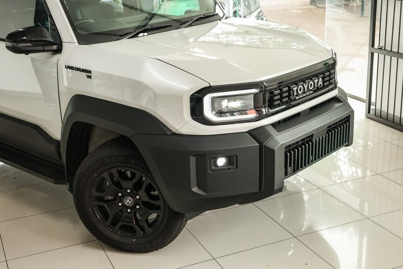 Toyota Land Cruiser - OMODA JAECOO Hatfield - Image 5