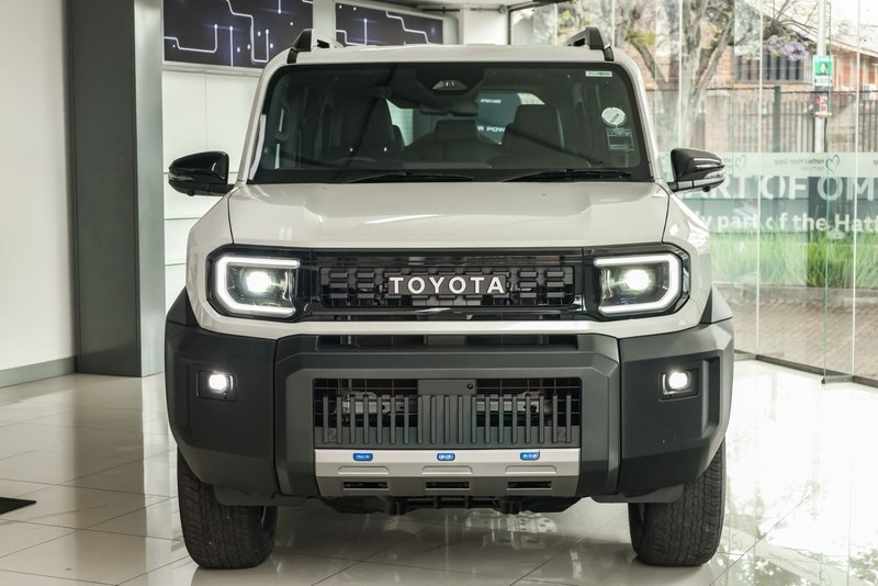 Toyota Land Cruiser - OMODA JAECOO Hatfield - Image 4