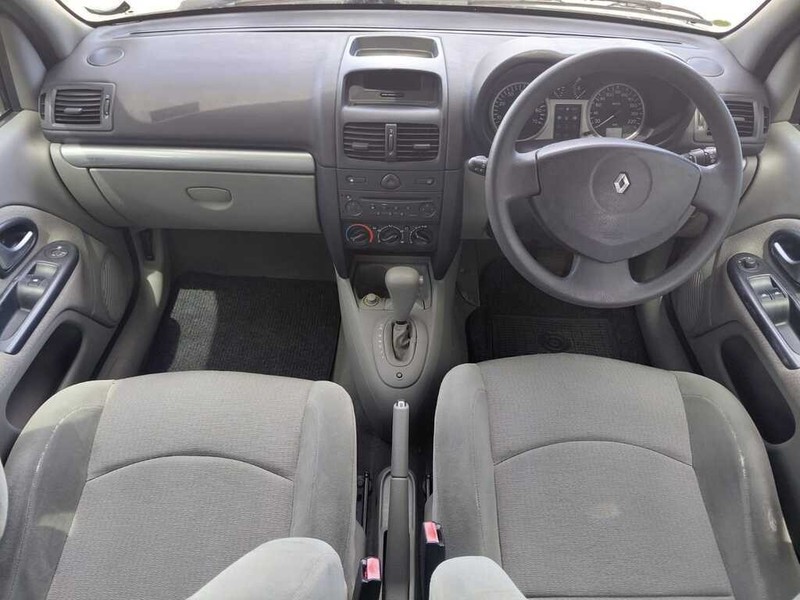Renault Clio - Stiaan Autos (Pty) Ltd - Image 9