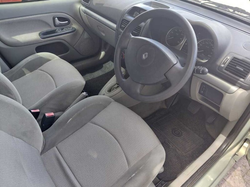 Renault Clio - Stiaan Autos (Pty) Ltd - Image 7