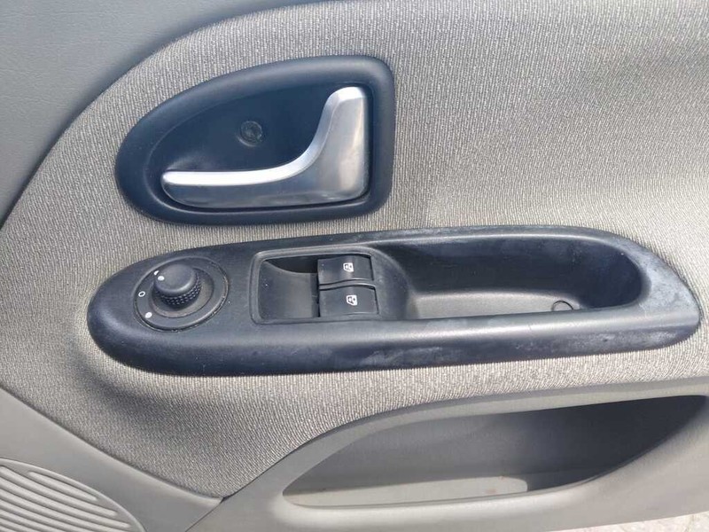 Renault Clio - Stiaan Autos (Pty) Ltd - Image 11