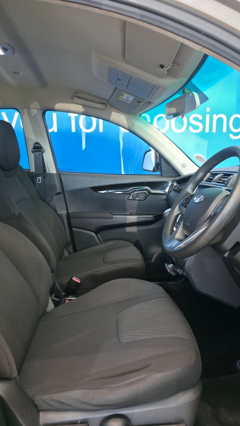 Mahindra KUV100 - Ford Amanzimtoti - Image 9