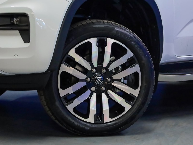 Volkswagen Amarok - Hatfield VW Bryanston - Image 2