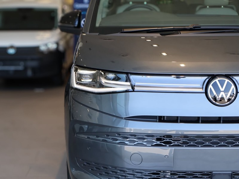 Volkswagen Caravelle - VW Melrose Commercial - Image 3