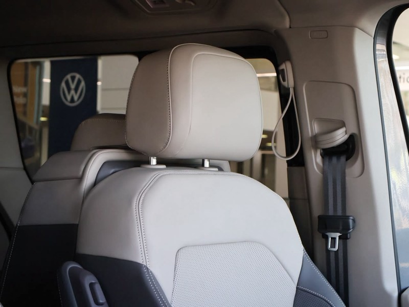Volkswagen Caravelle - VW Melrose Commercial - Image 9