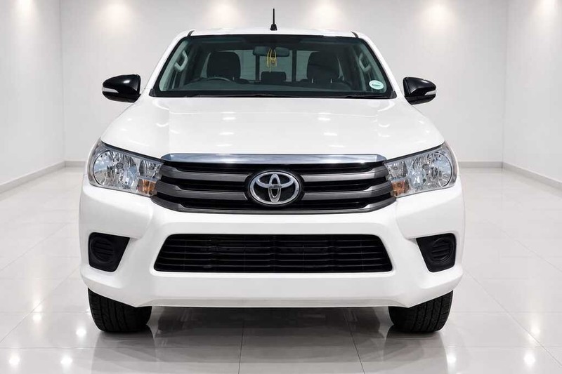 Toyota Hilux - Bluebird Motors - Image 10
