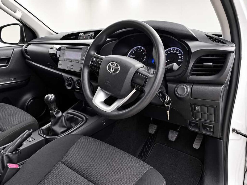 Toyota Hilux - Bluebird Motors - Image 9