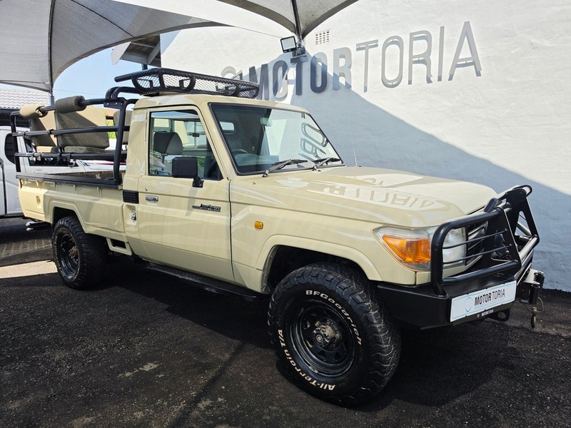 Toyota Land Cruiser - Motortoria - Image 2