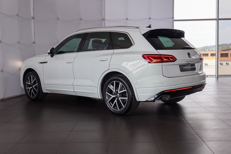 Volkswagen Touareg - Audi Centre Hatfield - Image 11