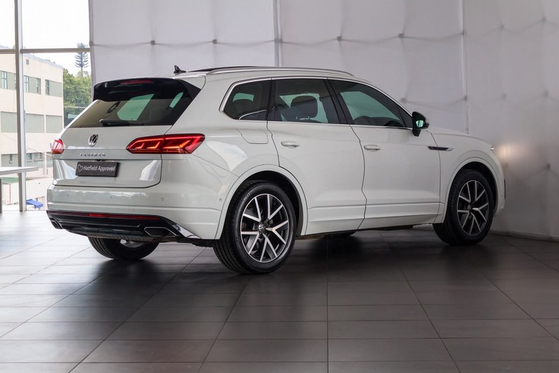 Volkswagen Touareg - Audi Centre Hatfield - Image 9