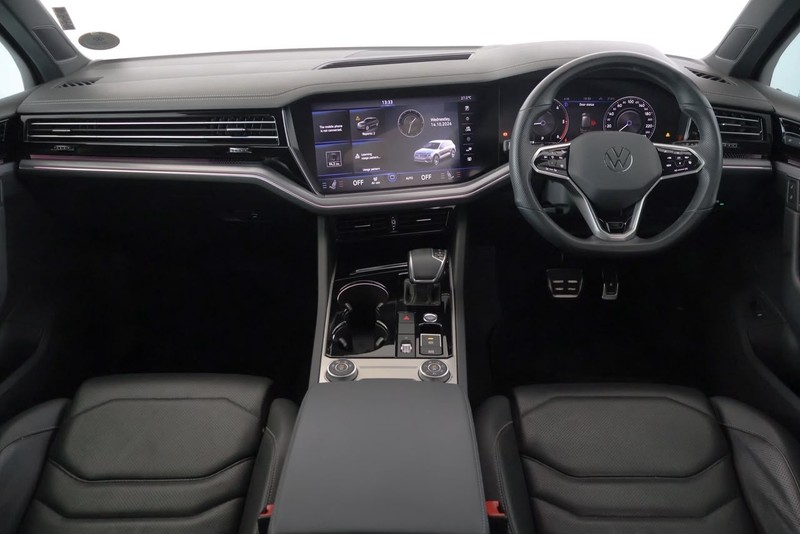 Volkswagen Touareg - Audi Centre Hatfield - Image 23