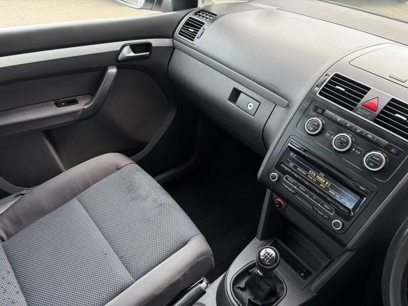 Volkswagen Touran - Authentique Autos - Image 17