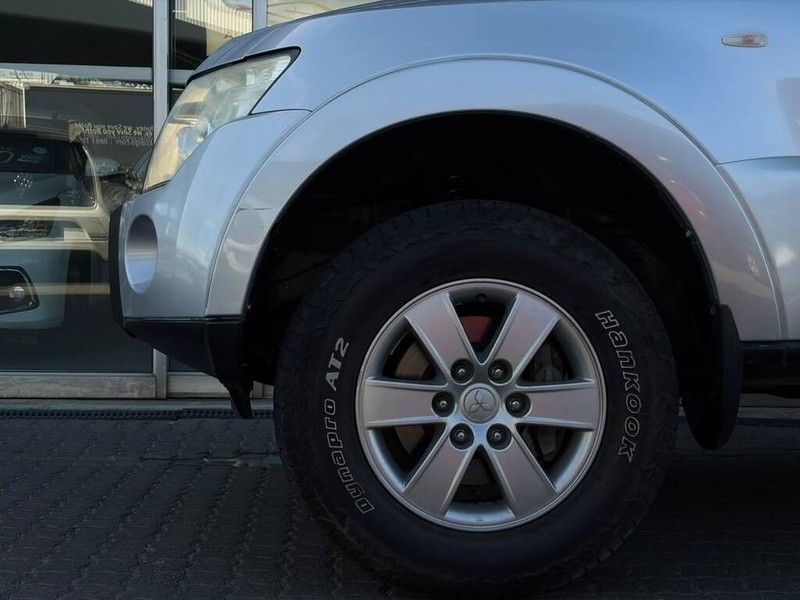 Mitsubishi Pajero - Authentique Autos - Image 19