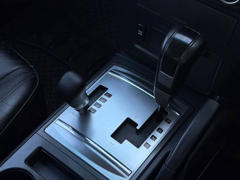 Mitsubishi Pajero - Authentique Autos - Image 11