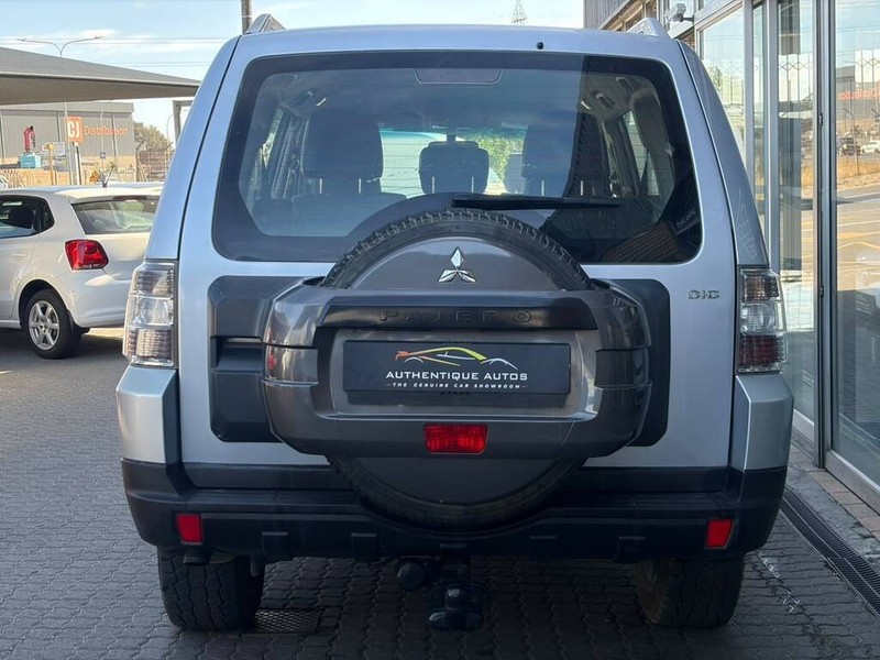 Mitsubishi Pajero - Authentique Autos - Image 3