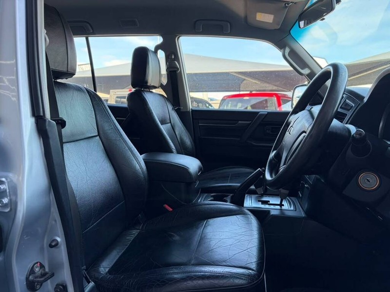 Mitsubishi Pajero - Authentique Autos - Image 16