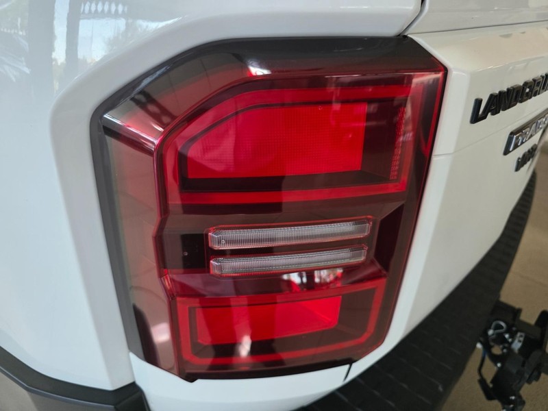 Toyota Land Cruiser Prado - Park Ford - Image 28