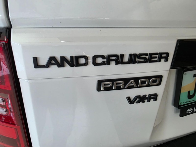 Toyota Land Cruiser Prado - Park Ford - Image 21