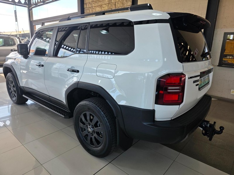 Toyota Land Cruiser Prado - Park Ford - Image 29