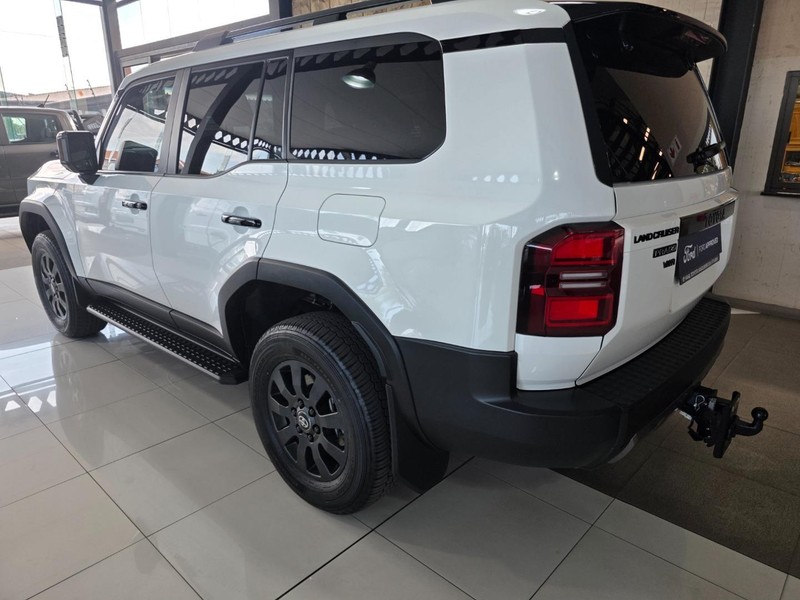 Toyota Land Cruiser Prado - Park Ford - Image 6