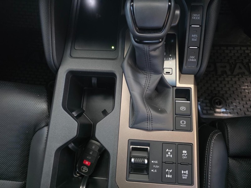 Toyota Land Cruiser Prado - Park Ford - Image 13