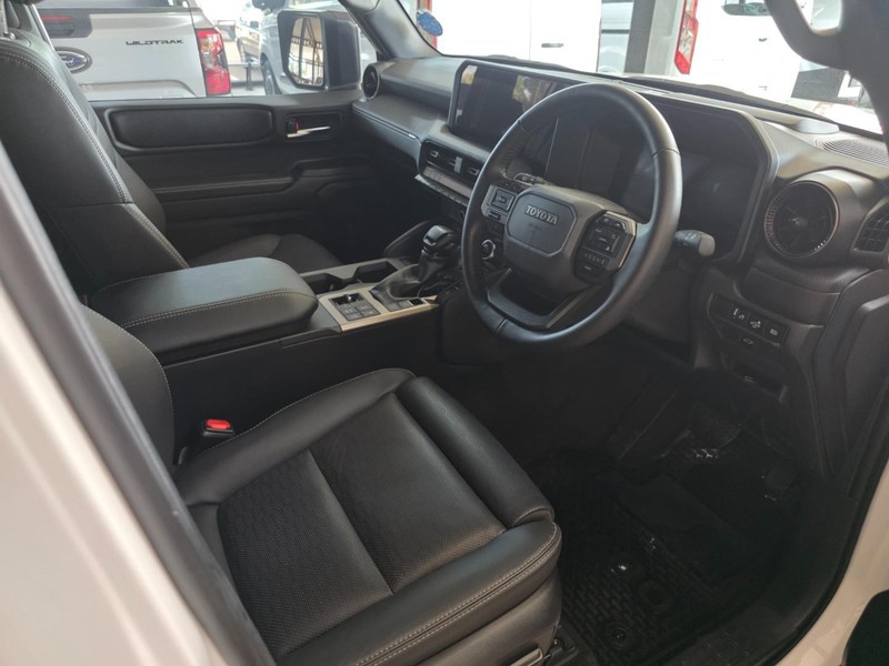 Toyota Land Cruiser Prado - Park Ford - Image 12