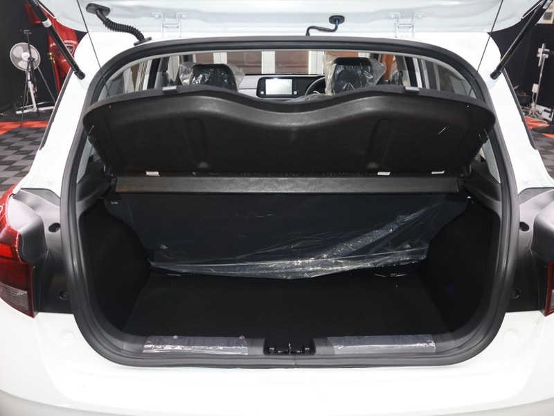 Hyundai Grand i10 - King Of Cars Group - Image 20