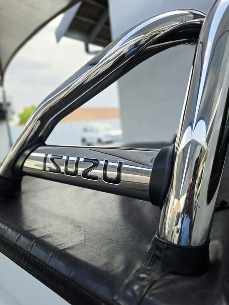 Isuzu D-Max - Motortoria - Image 10