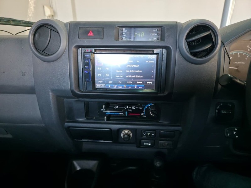 Toyota Land Cruiser - Auto Investments Rustenburg - Image 12