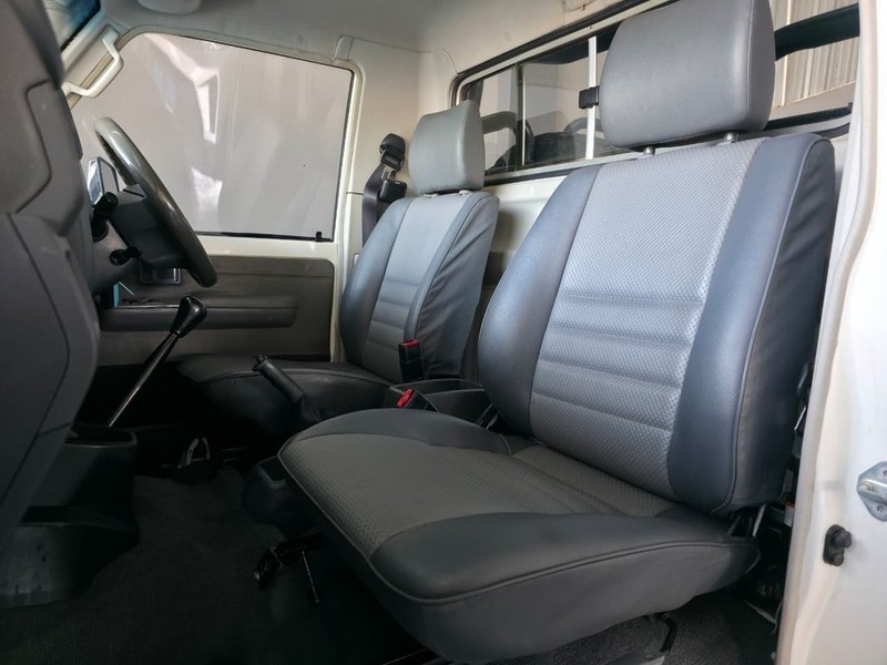 Toyota Land Cruiser - Auto Investments Rustenburg - Image 8
