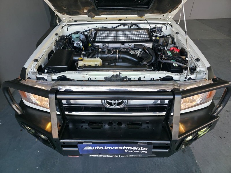 Toyota Land Cruiser - Auto Investments Rustenburg - Image 15