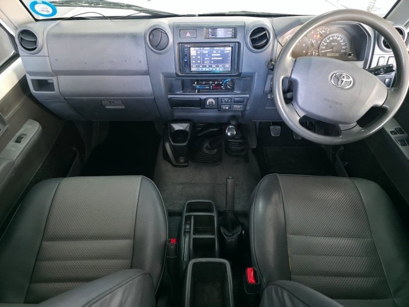 Toyota Land Cruiser - Auto Investments Rustenburg - Image 9