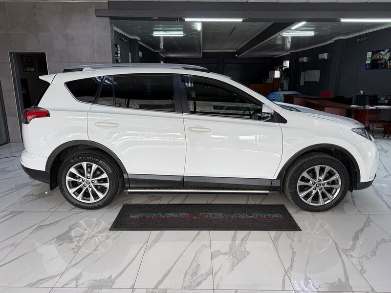 Toyota RAV4 - Stargate Auto - Image 5