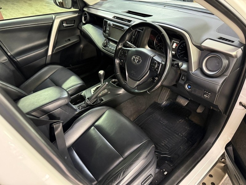 Toyota RAV4 - Stargate Auto - Image 8