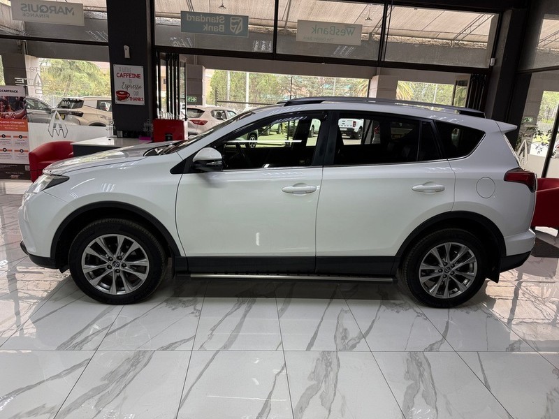 Toyota RAV4 - Stargate Auto - Image 4