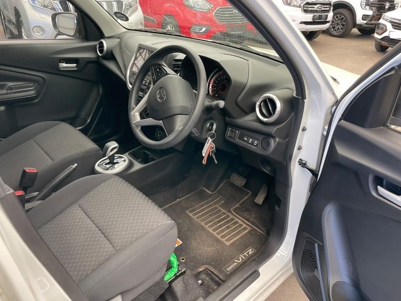 Toyota Vitz - Mit Mak Motors - Image 5