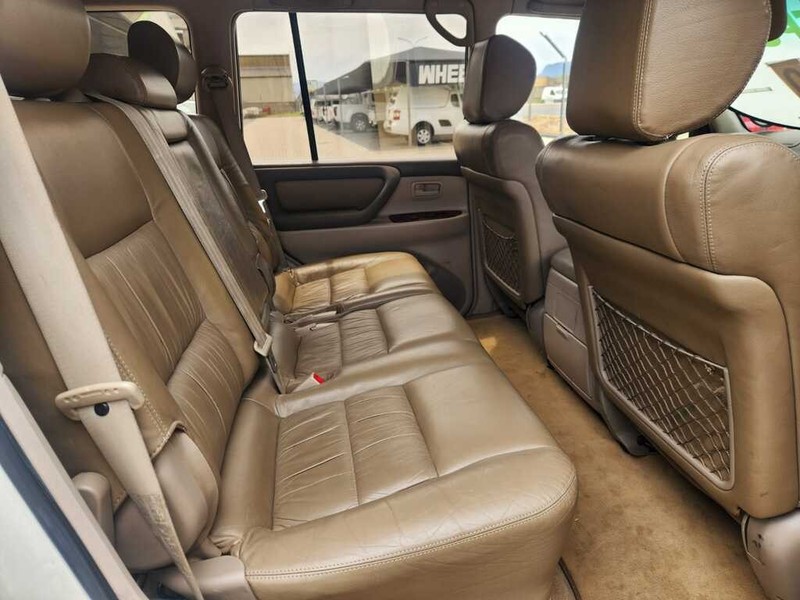 Toyota Land Cruiser - WHEELSPOT - Image 2