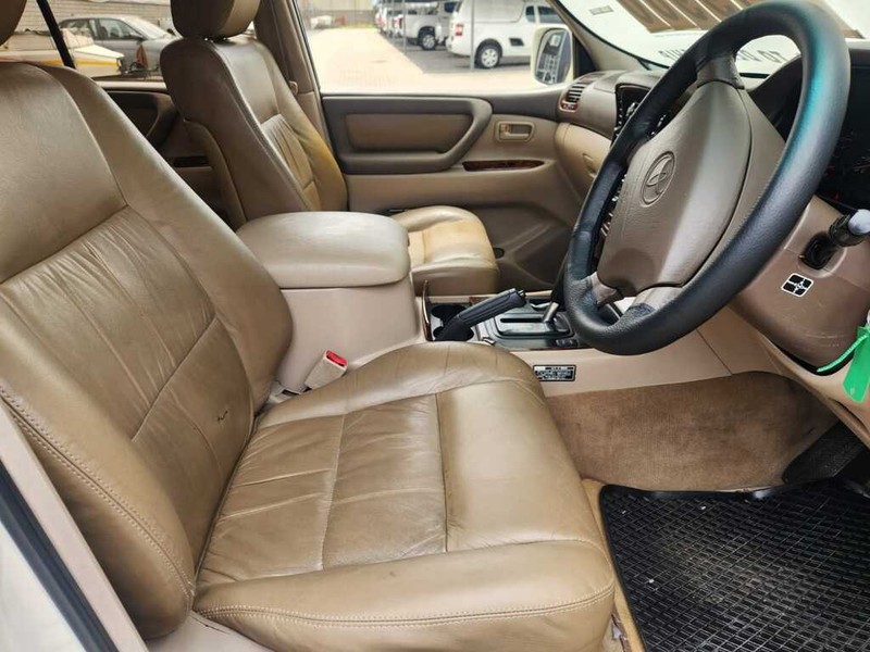 Toyota Land Cruiser - WHEELSPOT - Image 6