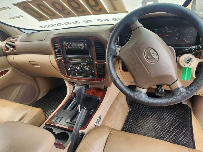 Toyota Land Cruiser - WHEELSPOT - Image 3
