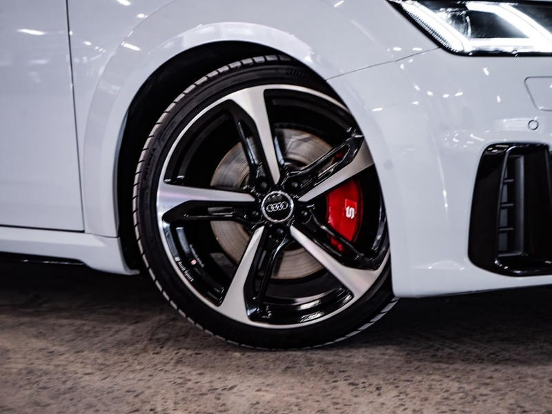 Audi TT - Chery Waterfall - Image 8