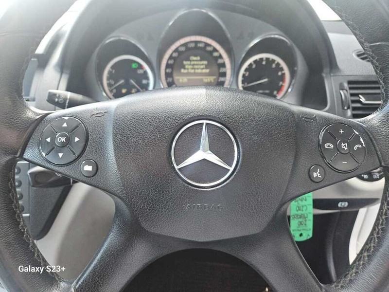 Mercedes-Benz C-class - Authentique Autos - Image 8