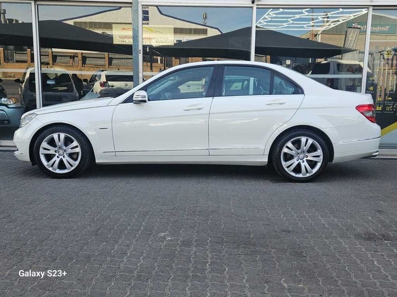 Mercedes-Benz C-class - Authentique Autos - Image 2