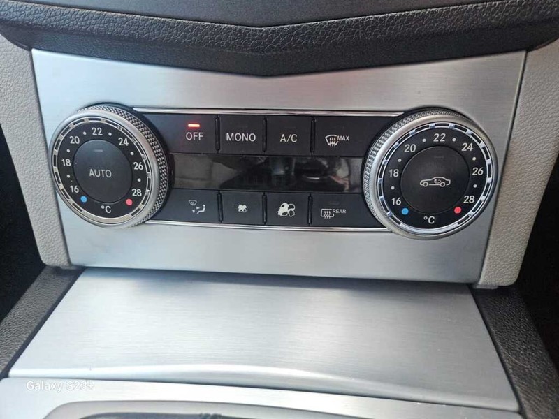 Mercedes-Benz C-class - Authentique Autos - Image 14