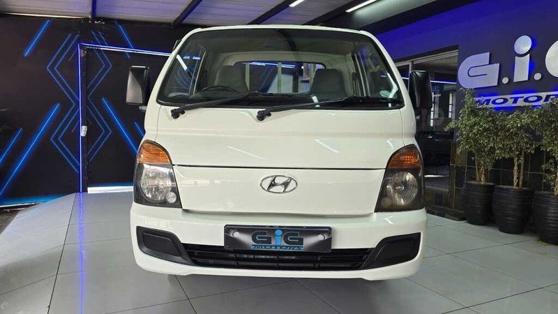 Hyundai H-100 - G.I.G Motors - Image 2