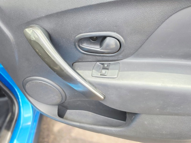 Renault Sandero - Motortoria - Image 12