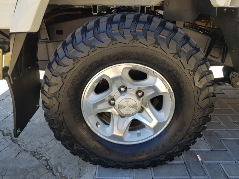 Toyota Land Cruiser - Auto Investments Waterkloof - Image 12